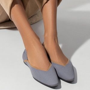 Vivaia shoes - Pointed-Toe V-Cut Flats